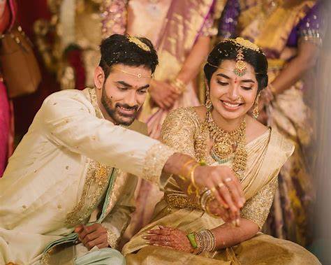 Candid and traditional photo